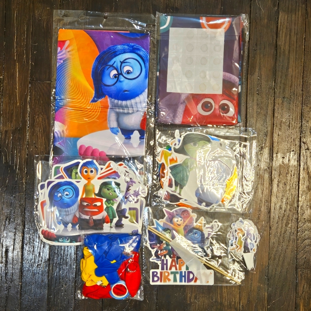 Inside Out Party Supplies Set - Multicolor